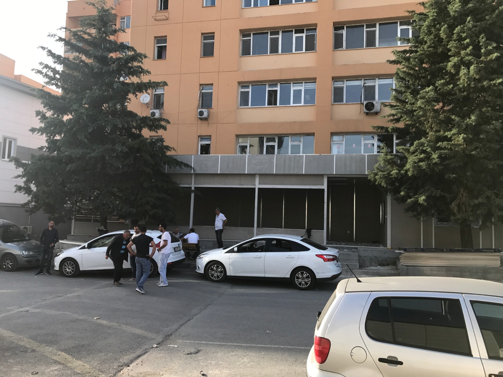 İSTANBUL ÜNİVERSİTESİ CERRAHPAŞA , CERRAHPAŞA TIP FAKÜLTESİ YERLEŞKESİ ACİL KANTİNİ KANTİN BİNA YAPIMI ,