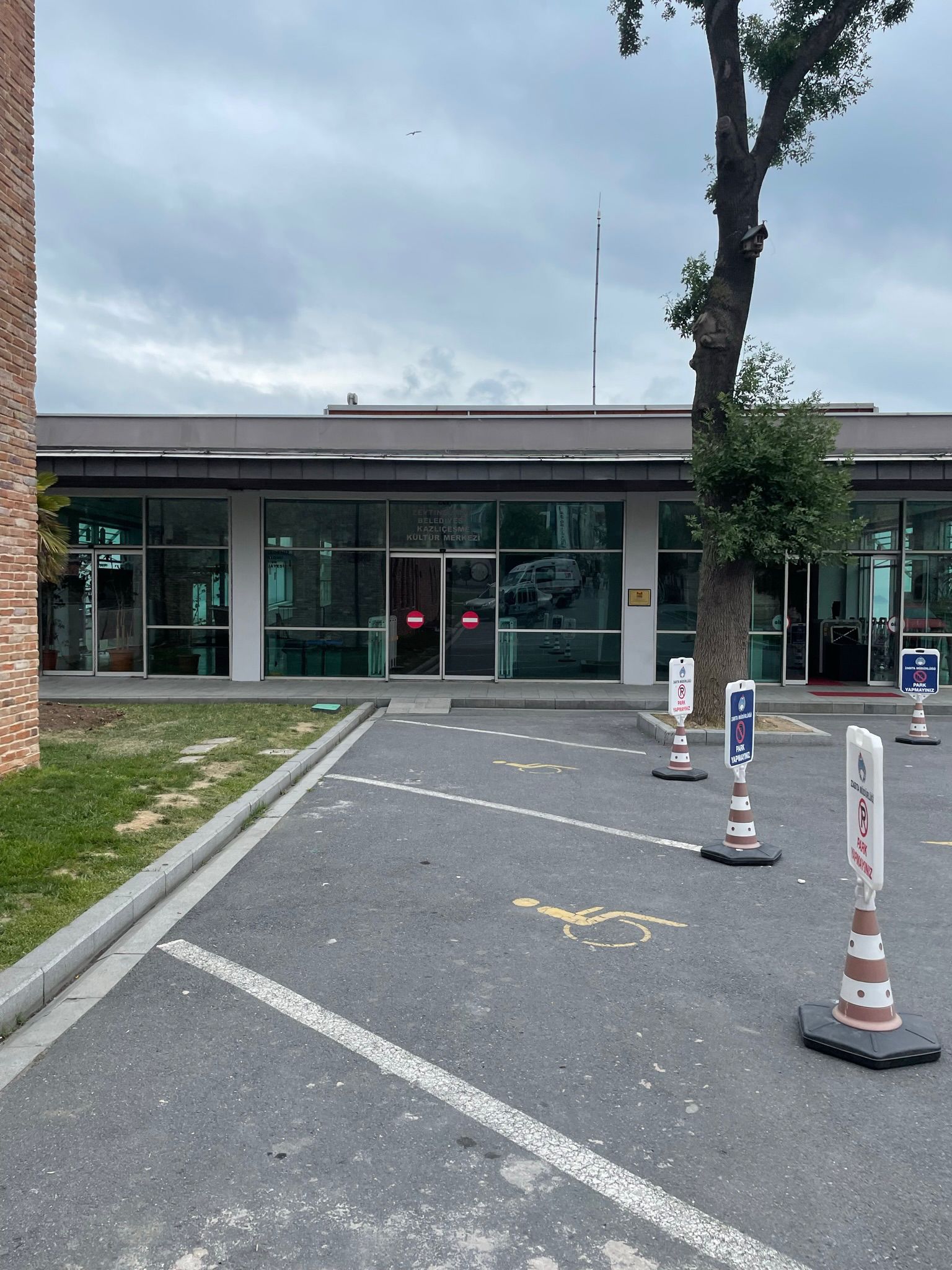 ZEYİNBURNU BELEDİYESİ KAZLIÇEŞME SANAT MERKEZİ BOYA YAPILMASI İŞİ